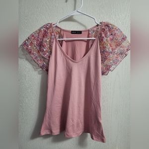 Emery Rose from Shein Contrast Floral Print Mesh Layered Sleeve Tee in baby pink